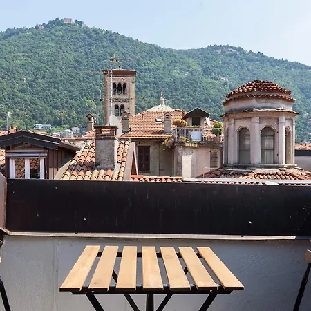 Palazzo Del Pero Luxury Attic - Bymyhomeincomo 아파트 *